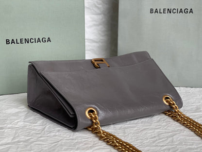 CRUSH MEDIUM CHAIN BAG 31 IN SUVA GRAY CRUSHED CALFSKIN GOLD HARDWARE