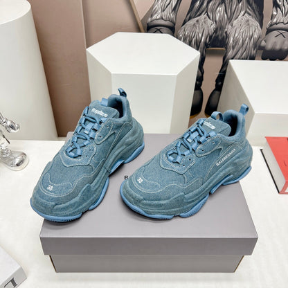 TRIPLE S SNEAKER IN BLUE DENIM