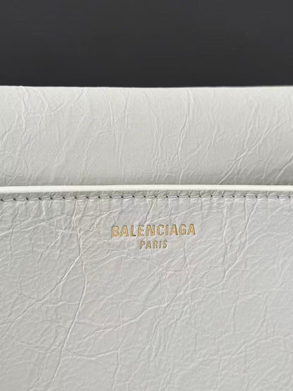 Clicca Shoulder Bag Medium White Arena Lambskin