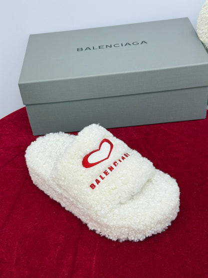 Balenciaga 25s slippers white red wool 467707