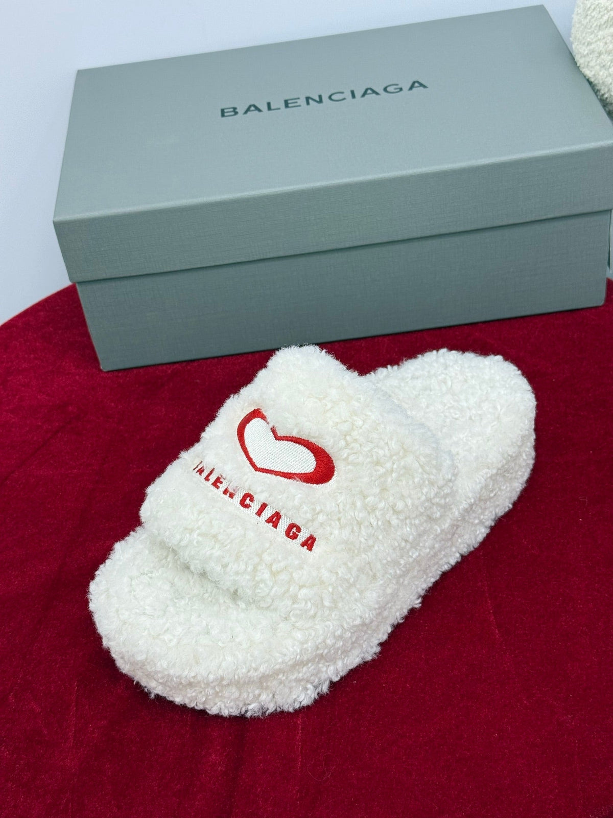 Balenciaga 25s slippers white red wool 467707