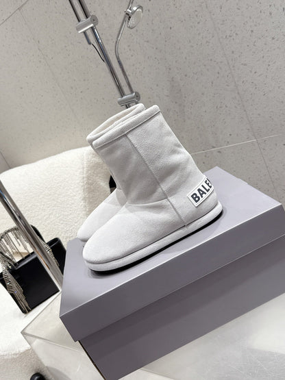 Balenciaga Alaska Soft Booties Pale Gray Suede Shearing 554396