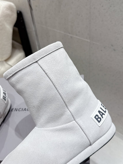 Balenciaga Alaska Soft Booties Pale Gray Suede Shearing 554396